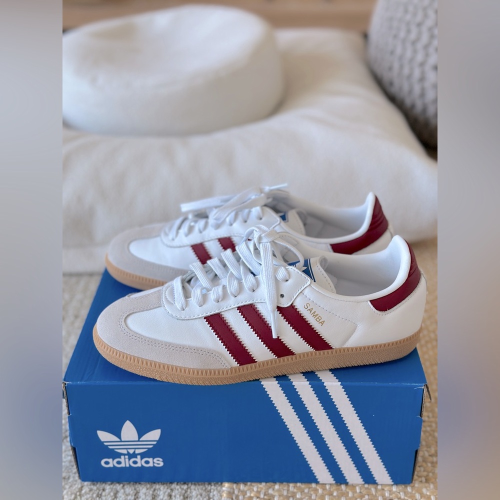 ✨NWT Brand New in Box! Adidas Samba OG in Burgundy. Women’s size 8 🌸